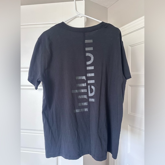 lululemon athletica women’s All Yours Graphic Black Tee - Picture 2 of 2